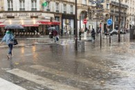 rue sous la pluie