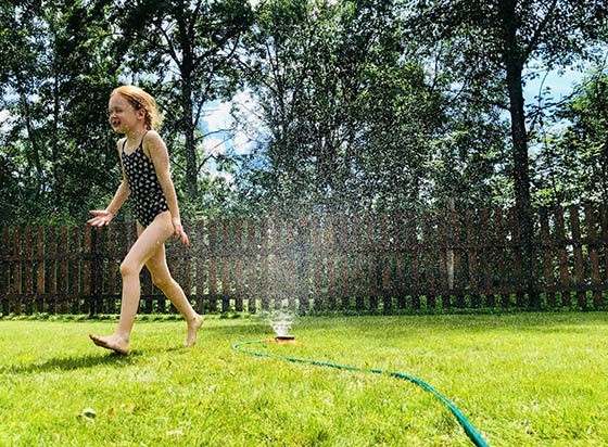 rafraichir les enfants en cas de canicule